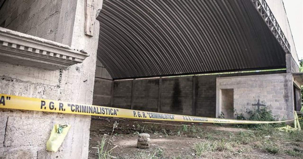 Según la versión inicial ofrecida por la Secretaría de la Defensa Nacional (Sedena) de México sobre lo ocurrido el 30 de junio de 2014 en una bodega de Tlatlaya, en el central Estado de México, 22 presuntos delincuentes murieron en un enfrentamiento armado con militares. (ARCHIVO) 


