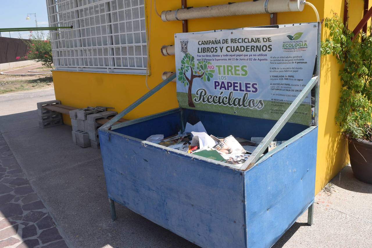 Recepción. Debido a la buena respuesta de la ciudadanía, el contenedor permanecerá otro mes en el parque La Esperanza. (EL SIGLO DE TORREÓN)