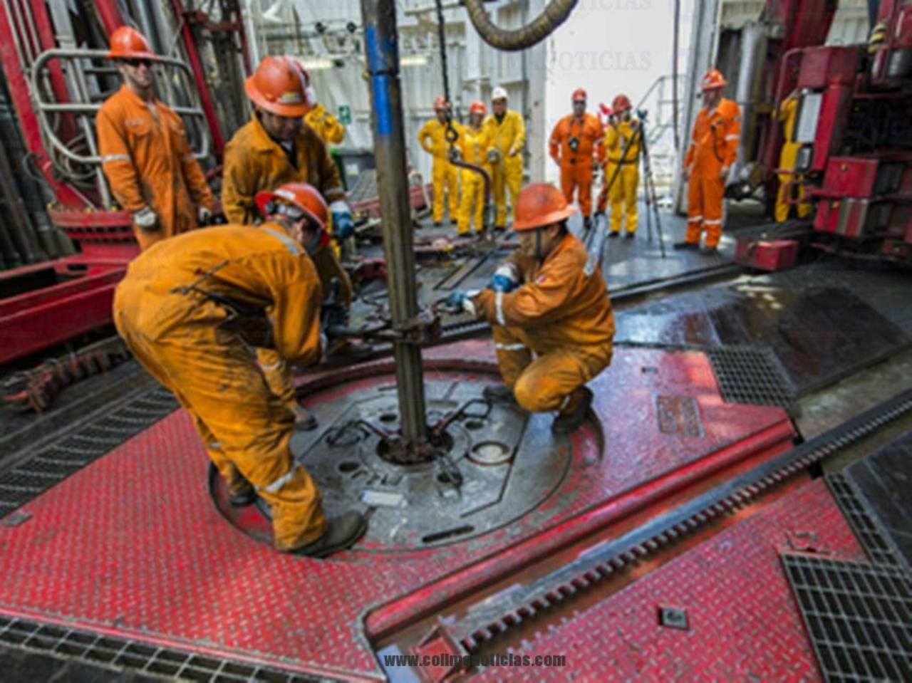 Retrocede. El petróleo mexicano de exportación se colocó ayer en 63.02 dólares por barril. (ARCHIVO)
