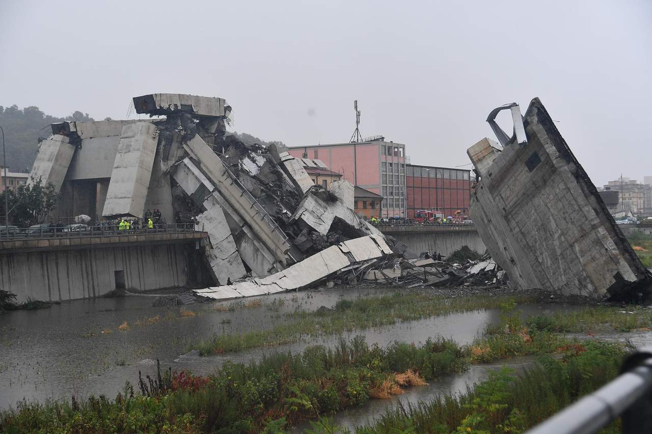 Derrumbe de puente en Génova deja al menos 11 muertos