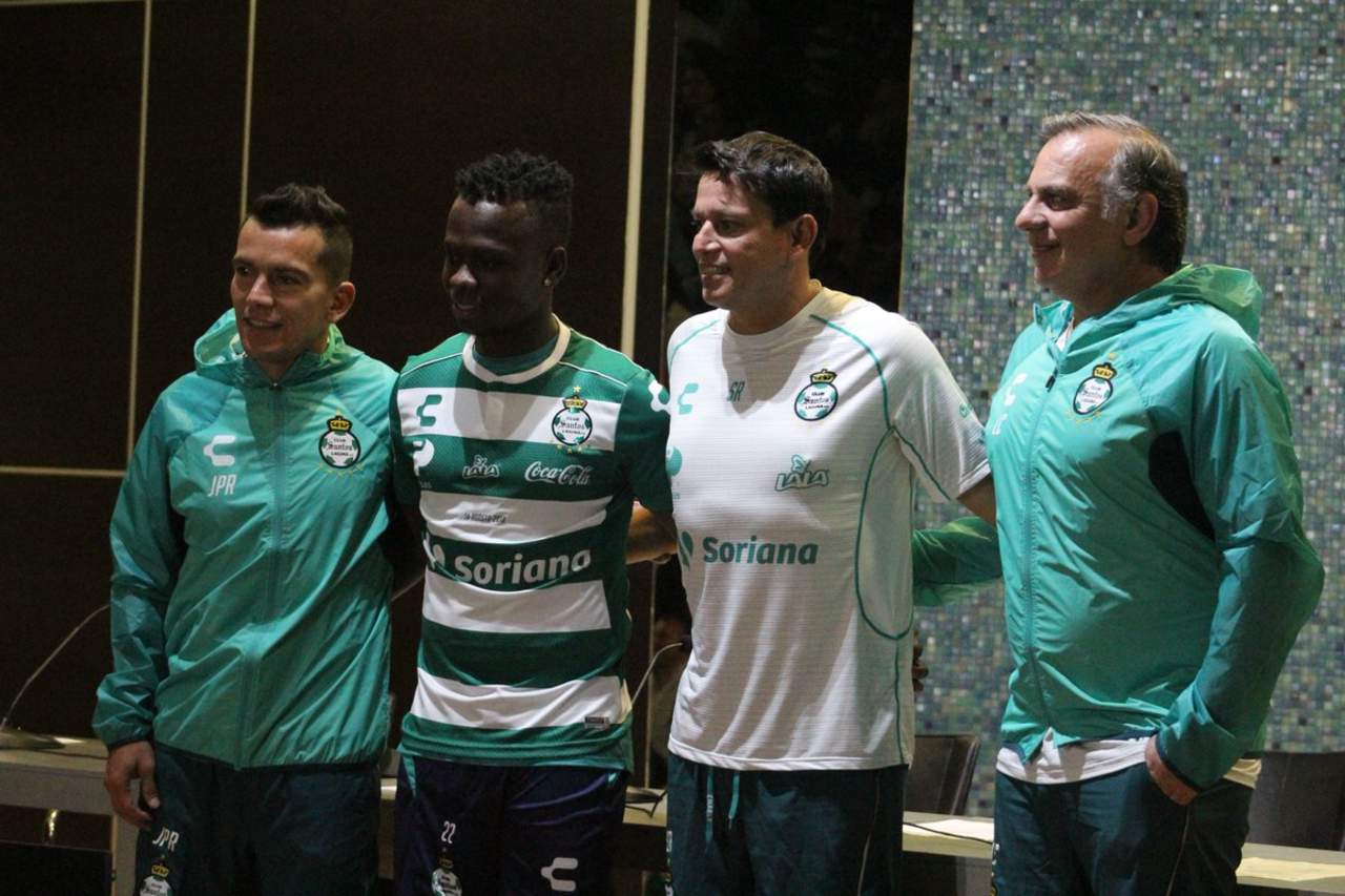 Rodríguez y Canay se incorporan al primer equipo como auxiliares del técnico Salvador Reyes; Quiñones se integra al primer equipo como refuerzo. (Especial)