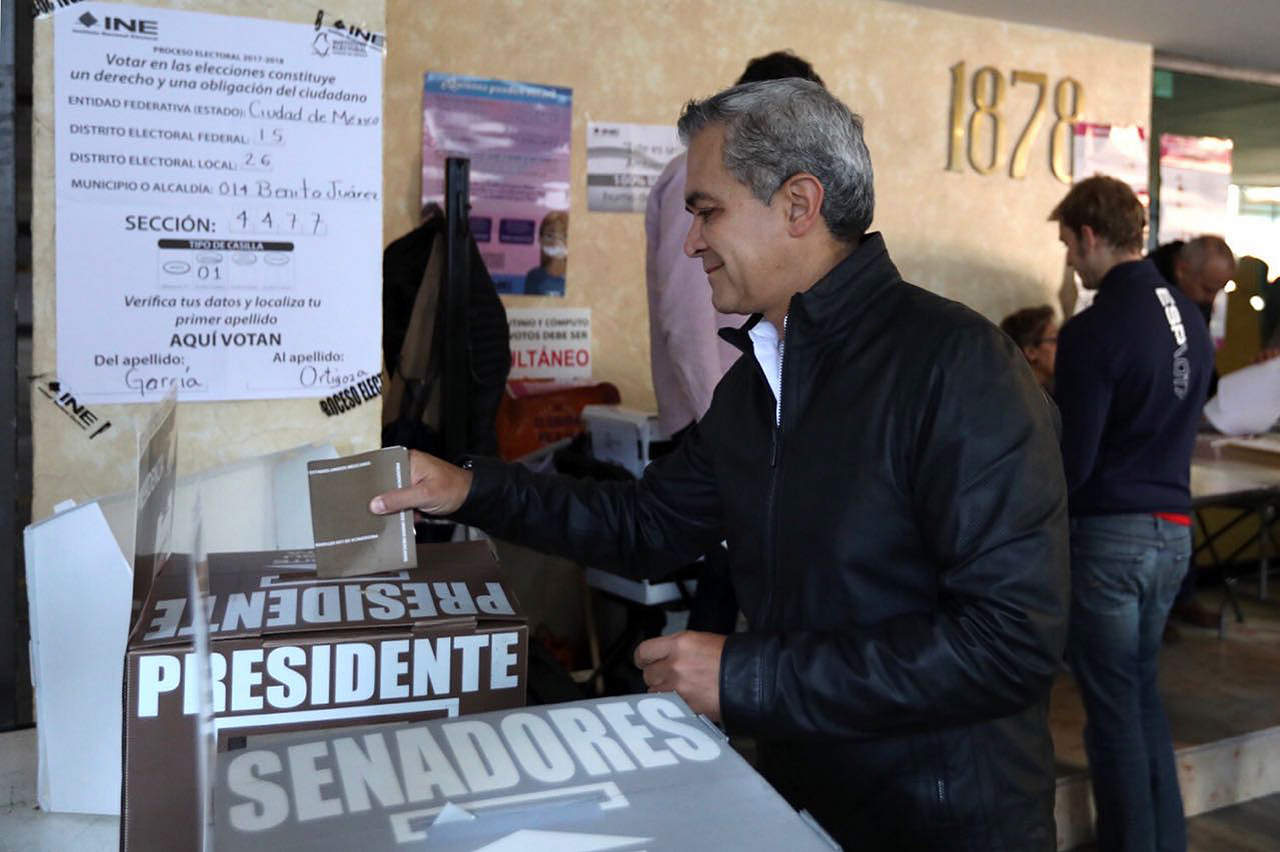  Como una burla para el Partido Acción Nacional (PAN), calificó la aspirante a la presidencia del blanquiazul, Mirelle Montes Agredano, el inminente nombramiento de Miguel Ángel Mancera como coordinador parlamentario del PRD en el Senado. (ARCHIVO)