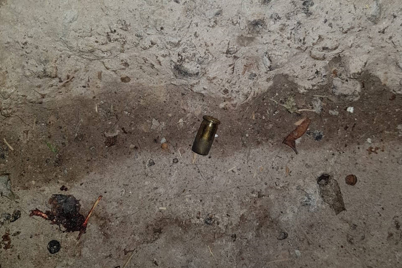 Investigaciones. En el piso se encontraron casquillos del arma que fue accionada. (EL SIGLO DE TORREÓN) 