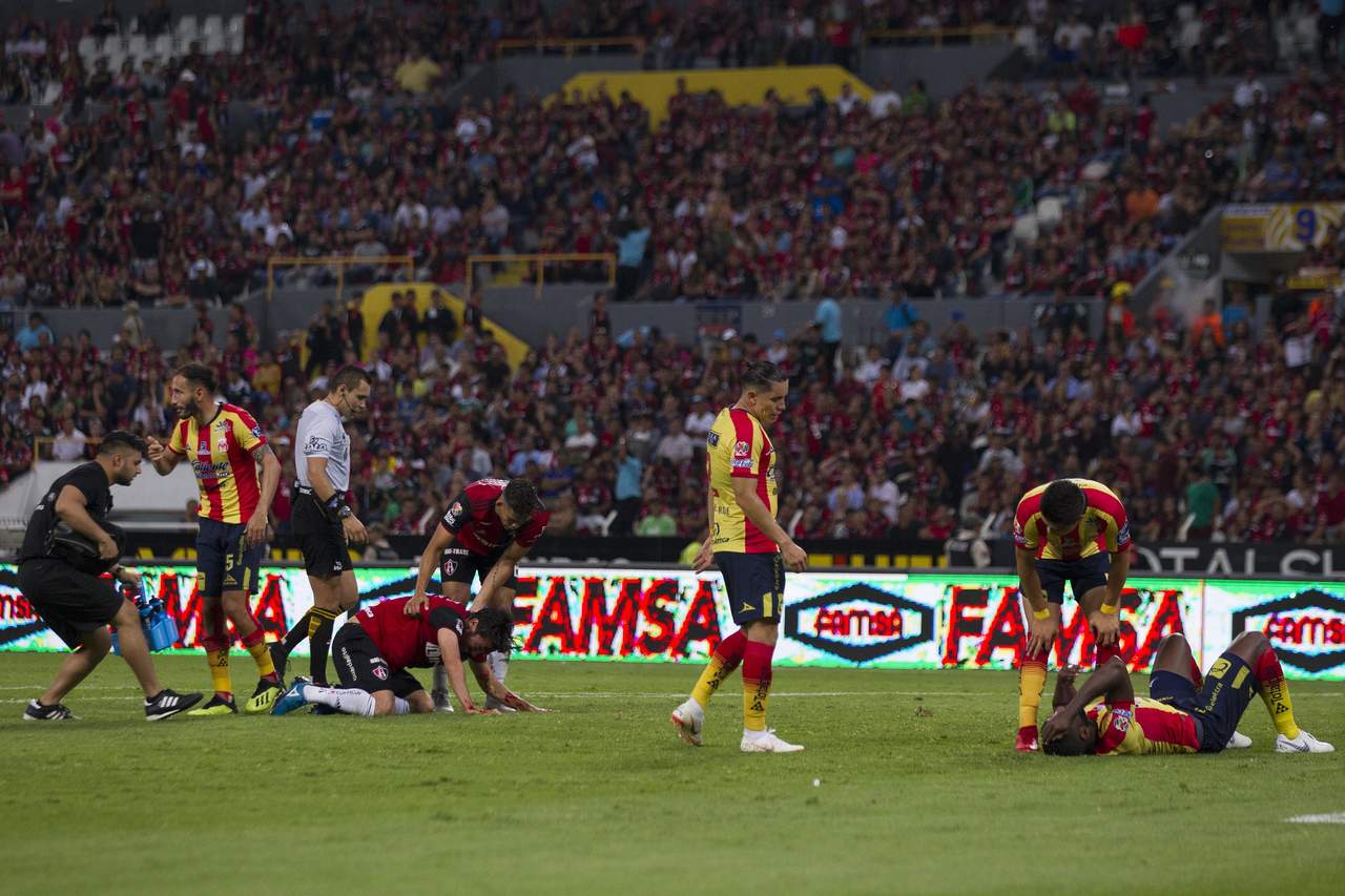 Achilier y Vigón tuvieron un duro golpe casi al finalizar el partido en el Estadio Jalisco.