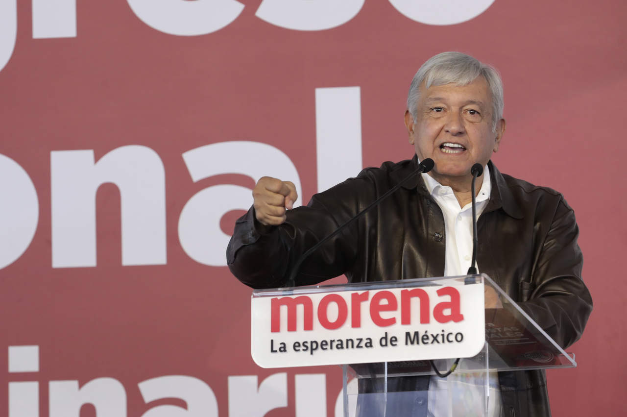 López Obrador habló ante el V Congreso Nacional Extraordinario de Morena, y ahí agradeció que no haya habido sectarismo, incongruencia para lograr la victoria, que 'parecía un sueño pero obviamente es una bella realidad'. (EL UNIVERSAL) 

