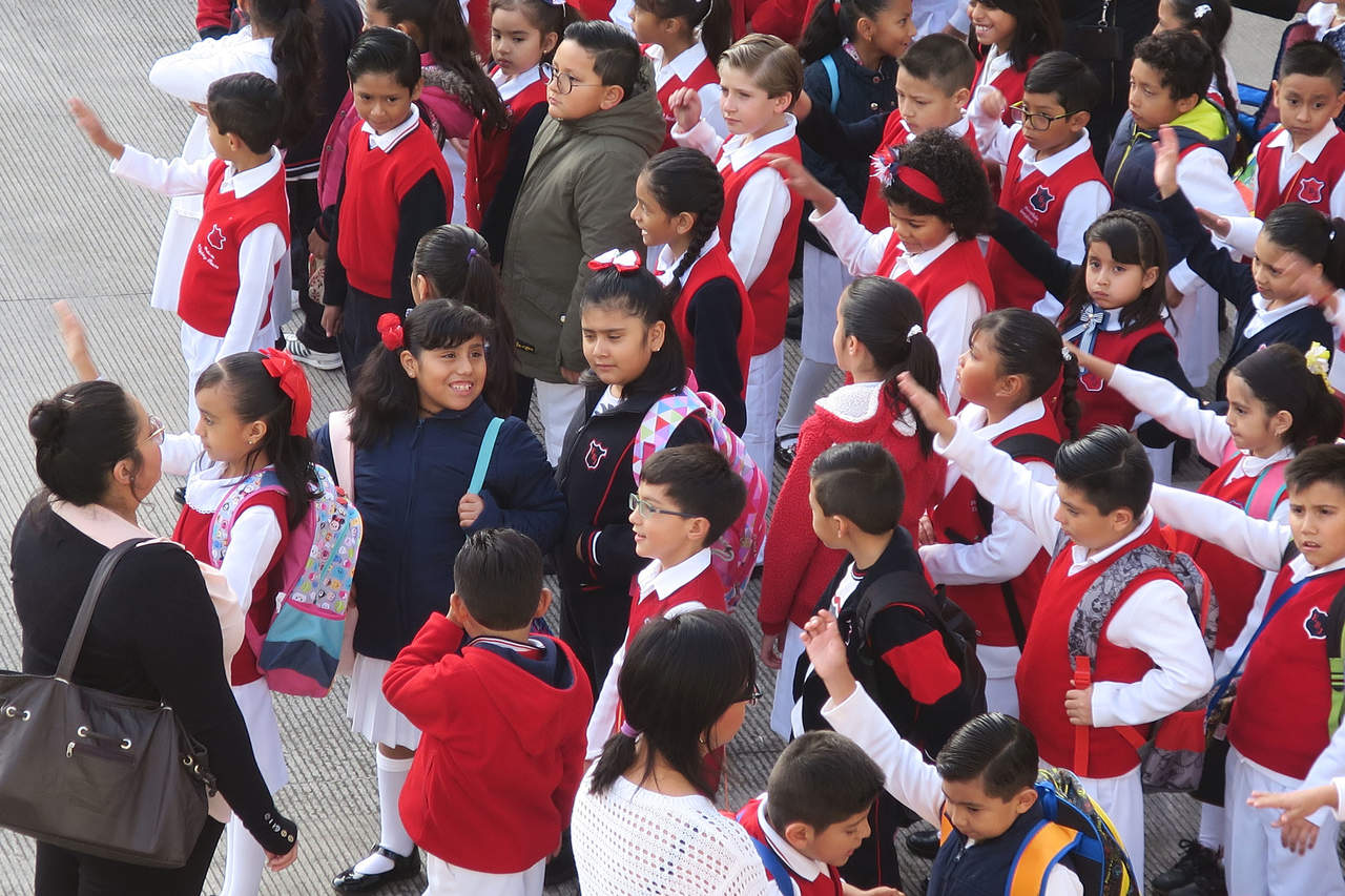 Cerca de 900 escuelas de nivel básico, de los cinco mil 849 planteles educativos en Sinaloa, maestros de la Sección 53 del Sindicato Nacional de Trabajadores de la Educación (SNTE) no darán clases a sus alumnos. (NOTIMEX)
