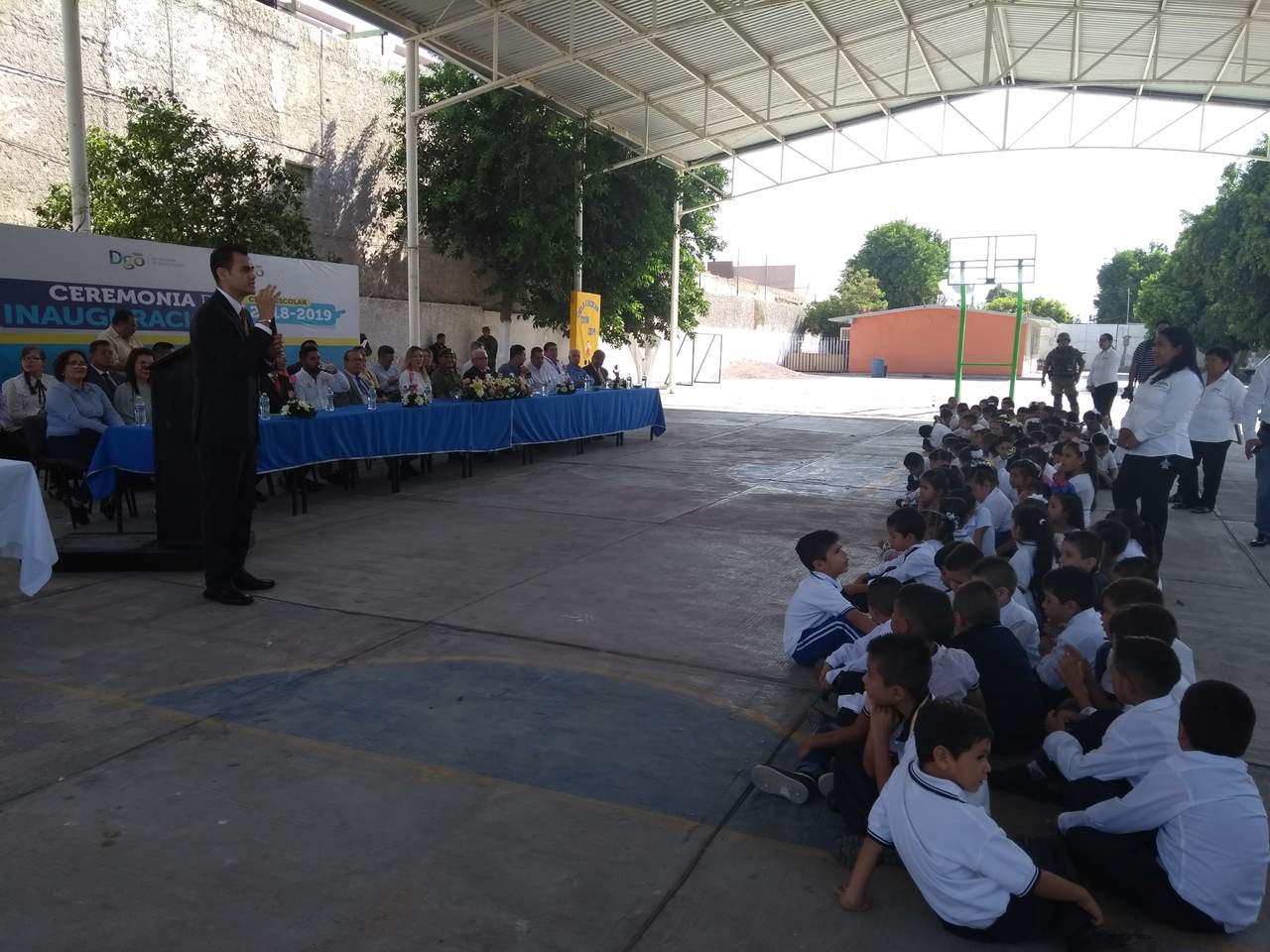 El subsecretario de Educación en la región, Cuitláhuac Valdés Gutiérrez, advirtió sobre la responsabilidad que se tiene en este ciclo. (EL SIGLO DE TORREÓN) 