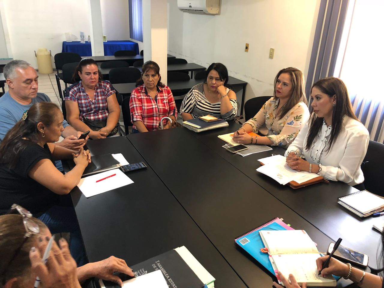 A la reunión acudieron familias de las víctimas de desaparición en La Laguna, a quienes la nueva funcionaria les reiteró su disposición para trabajar en equipo. (EL SIGLO DE TORREÓN)