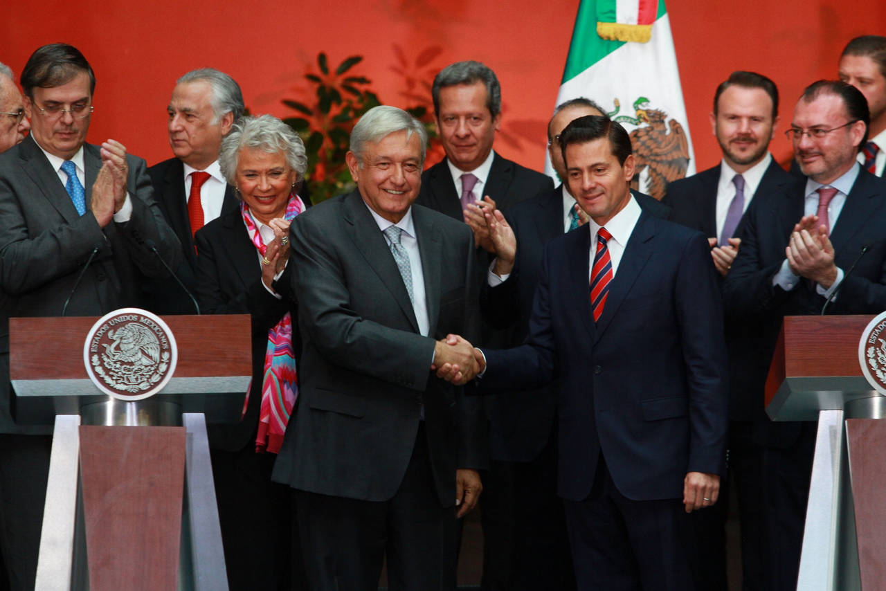 Ante Peña Nieto, AMLO sepulta Reforma Educativa