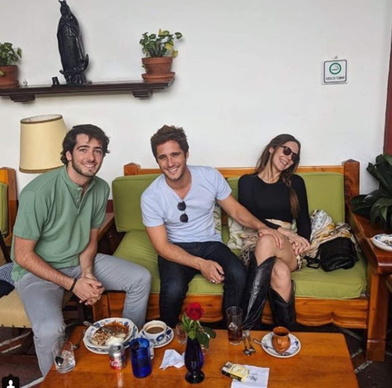 Hace un día, en la cuenta de Instagram de Xavier Noval, quien se define como fisioculturista, se publicó una imagen en la que aparecen muy sonrientes los actores de la serie de Luis Miguel. (ESPECIAL)