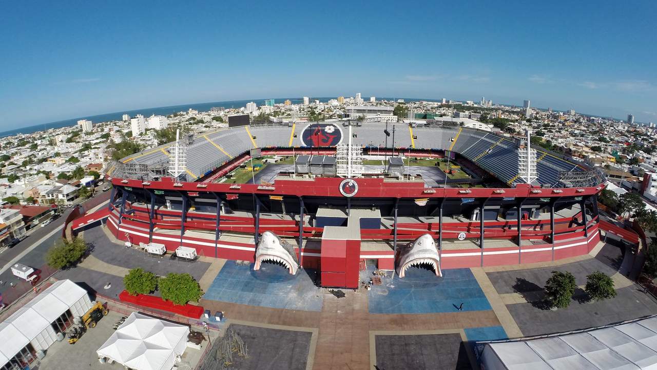 “La Liga MX informa que, en seguimiento al comunicado publicado el viernes 17 de agosto de 2018, inició el día hoy la evaluación de la situación financiera del club Tiburones Rojos de Veracruz, por parte de la empresa auditora Ernst & Young”. (ARCHIVO)