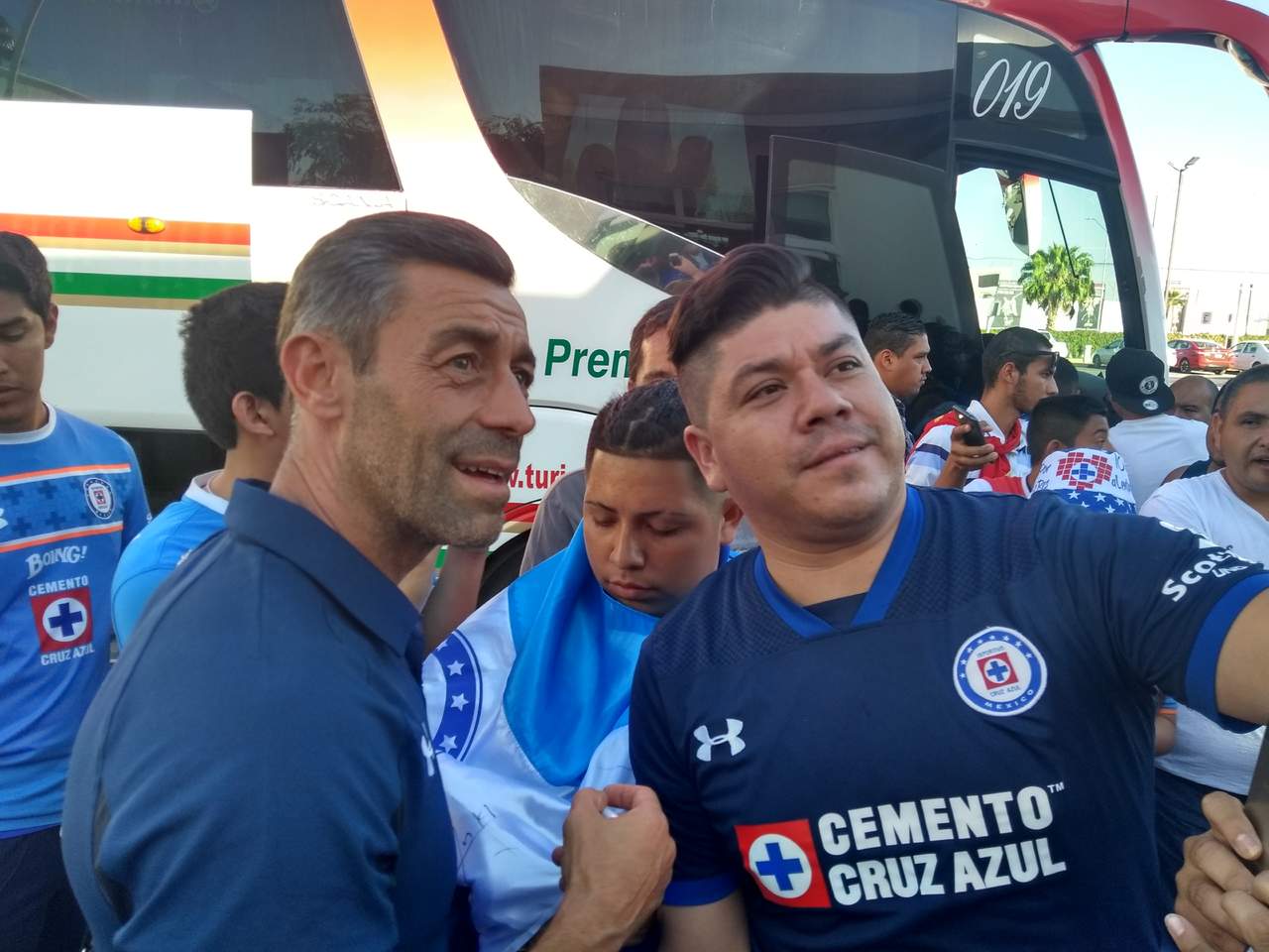 Cruz Azul llegó este sábado a Torreón para medirse mañana a los Guerreros. (EL SIGLO DE TORREÓN)