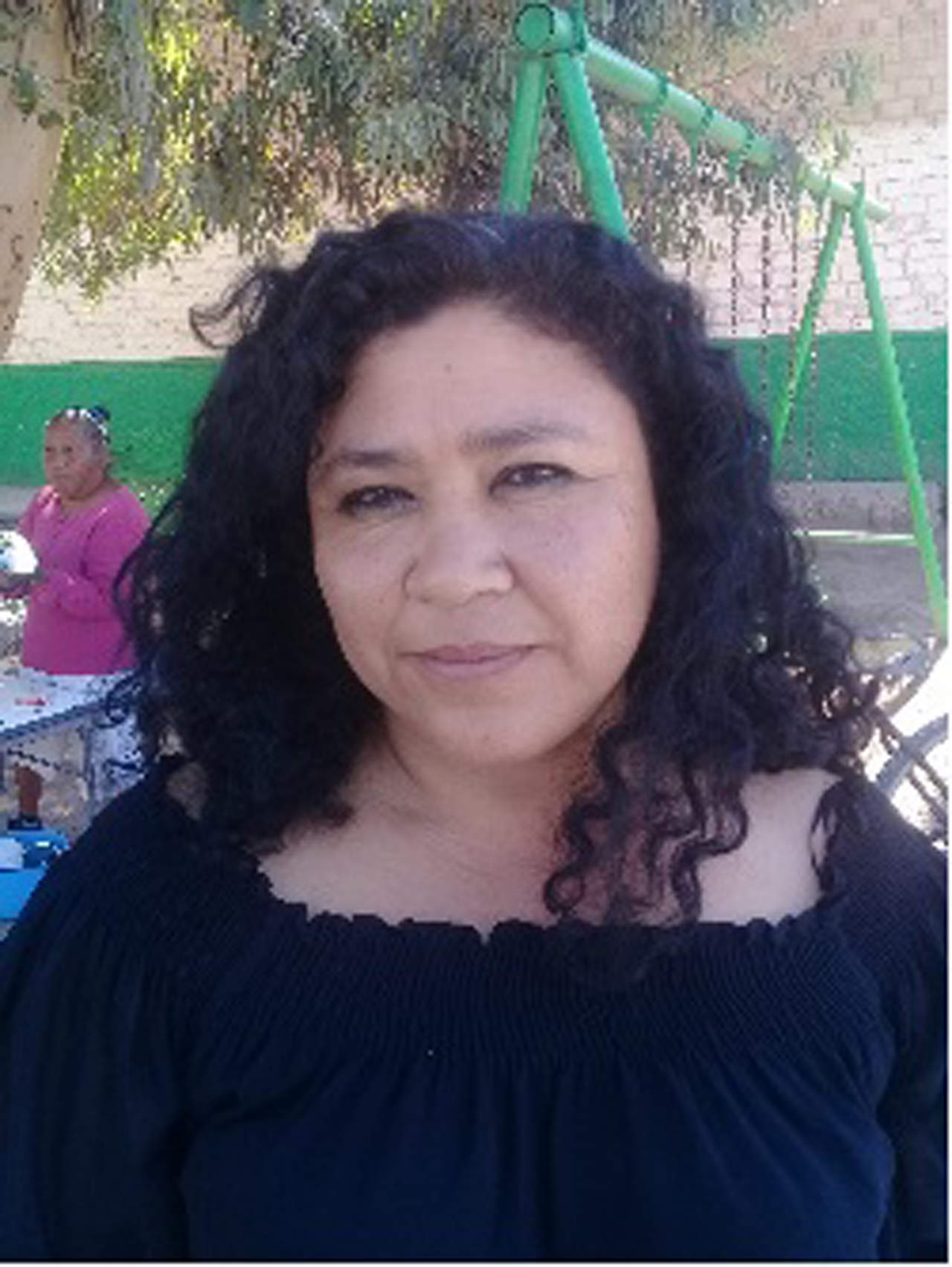 Problema. Alejandra Favela Alvarado dice que las ambulancias no pueden realizar su labor por los daños de la carpeta asfáltica. (EL SIGLO DE TORREÓN)