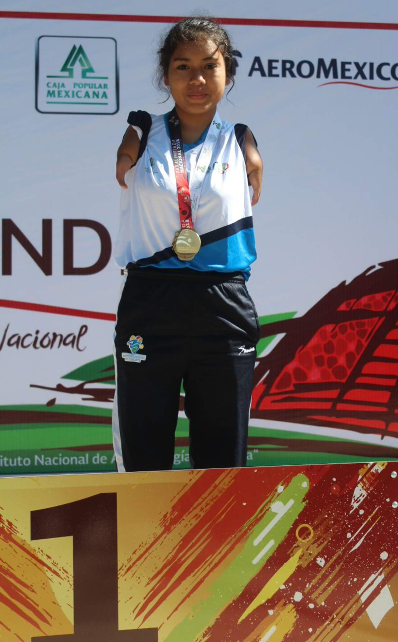 Coral Contreras, también logró obtener medalla de oro y proclamarse bicampeona en la prueba de 100 metros pecho.