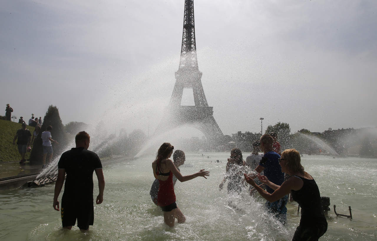 De acuerdo al instituto Meteo France, la temperatura promedio este verano fue casi dos grados centígrados superior a la normal. (ARCHIVO)
