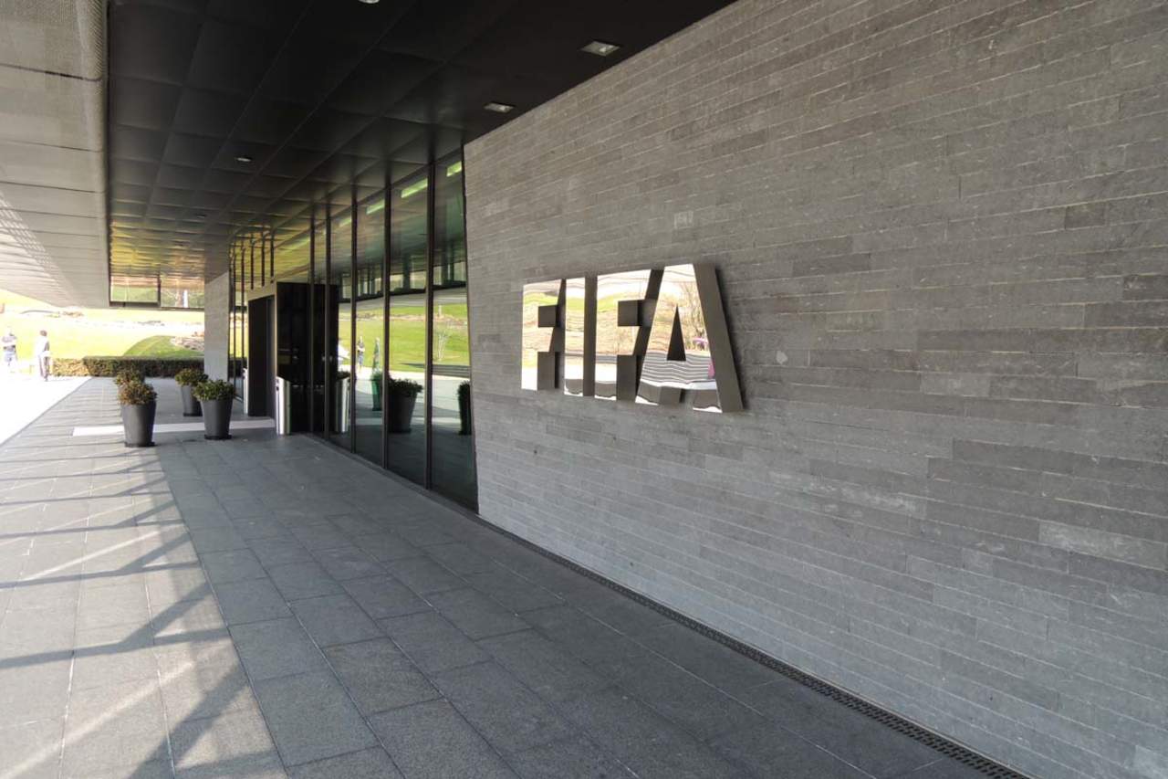 Sus funciones serán gestionar la actividad de la asociación, revisar los estatutos “para ajustarlos” a los estándares de FIFA y organizar elecciones para renovar su dirección, dijo Jair Bertoni, director de federaciones de las Américas de FIFA. (ARCHIVO)