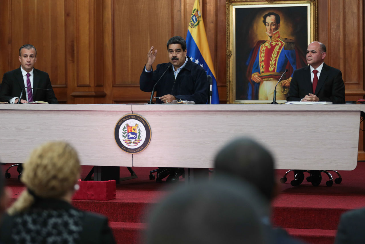 Versión. Maduro dijo que el grupo de migrantes llegó 'desesperado' a la embajada en Lima a pedir ayuda para volver a Venezuela. (EFE)