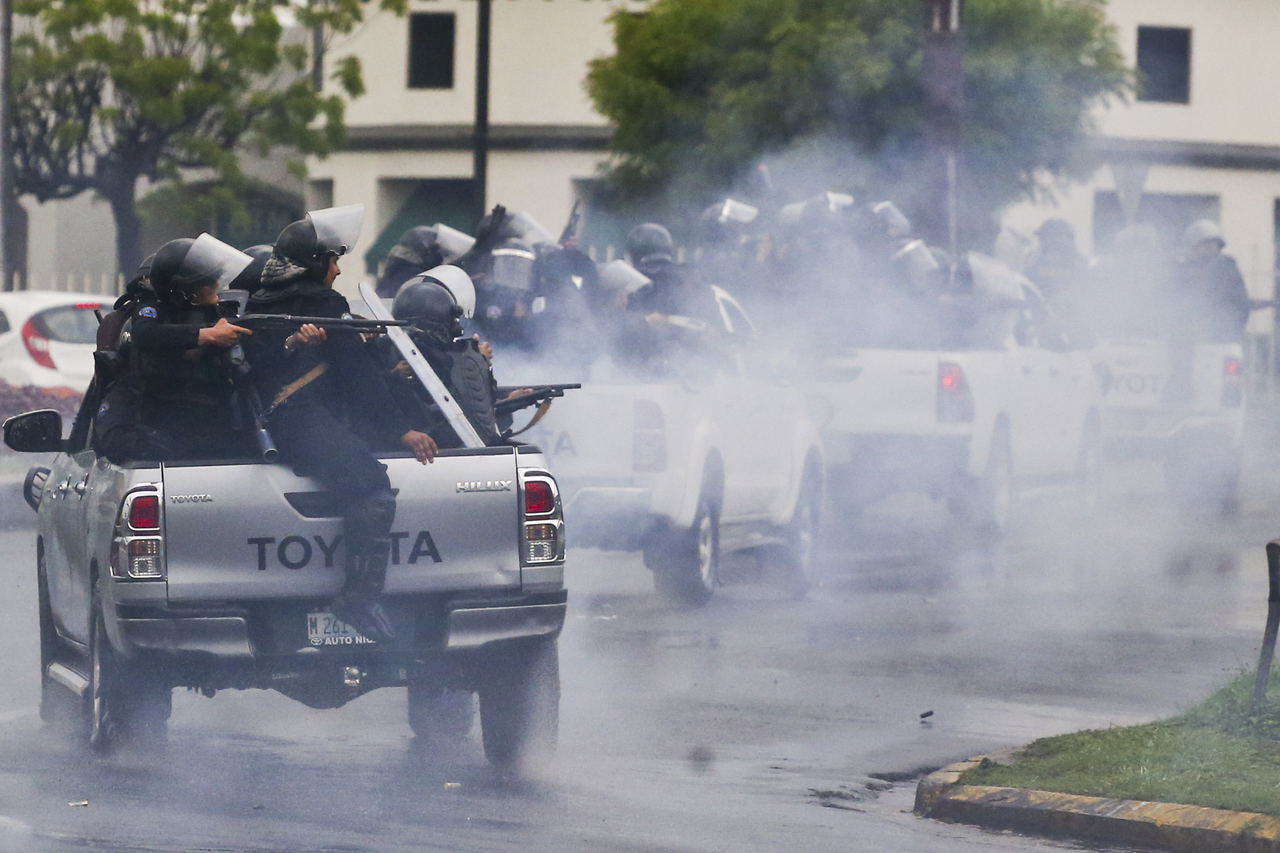 Reacción. El sábado el gobierno dispersó a balazos una manifestación similar, en la que al menos 7 jóvenes fueron arrestados. (AP)