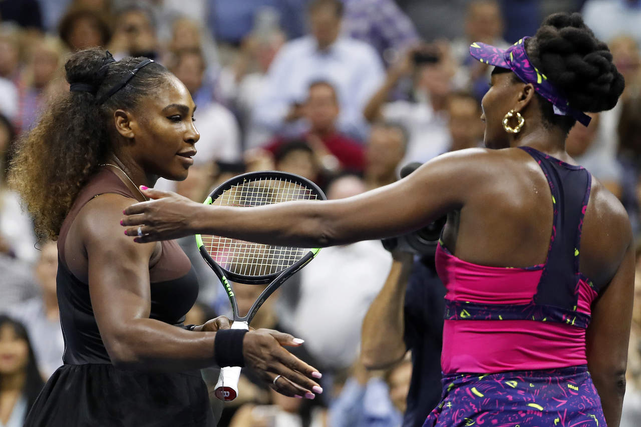 Serena no le dio ninguna oportunidad a su hermana, pues terminó con su participación en dos contundentes sets, en los que los parciales quedaron 6-1 y 6-2, con lo que demuestra una vez más su superioridad. (AP)