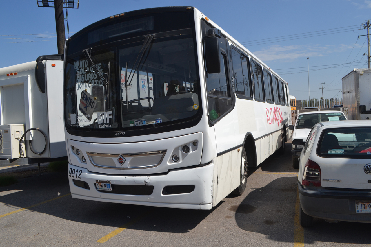 Sin funcionar. El programa de Ruta Rosa en Torreón inició con un total de cuatro unidades; hoy, no está operando ninguna. (ANGÉLICA SANDOVAL) 