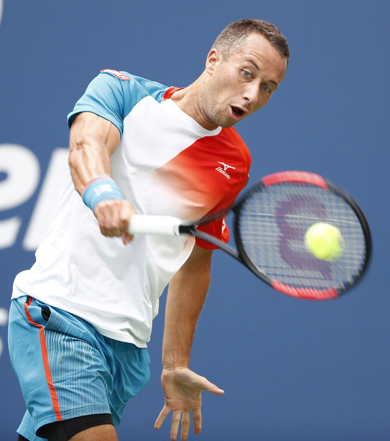 Alexander Zverev, cuarto cabeza de serie, fue derrotado por el veterano Philipp Kohlschreiber, 34 del mundo.