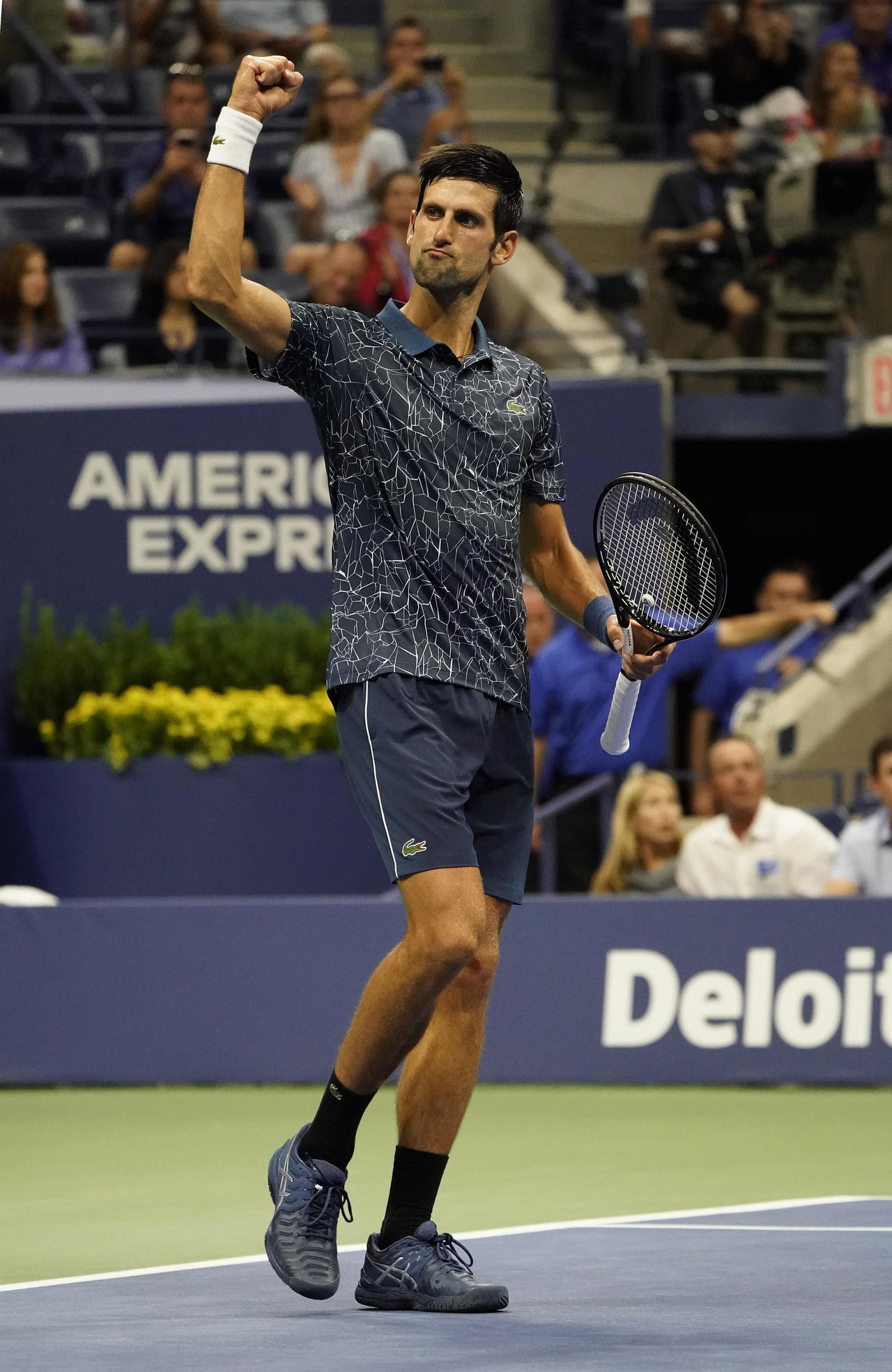 El serbio Novak Djokovic, sexto cabeza de serie, y dos veces ganador del Abierto de Estados Unidos, derrotó al francés Richard Gasquet.