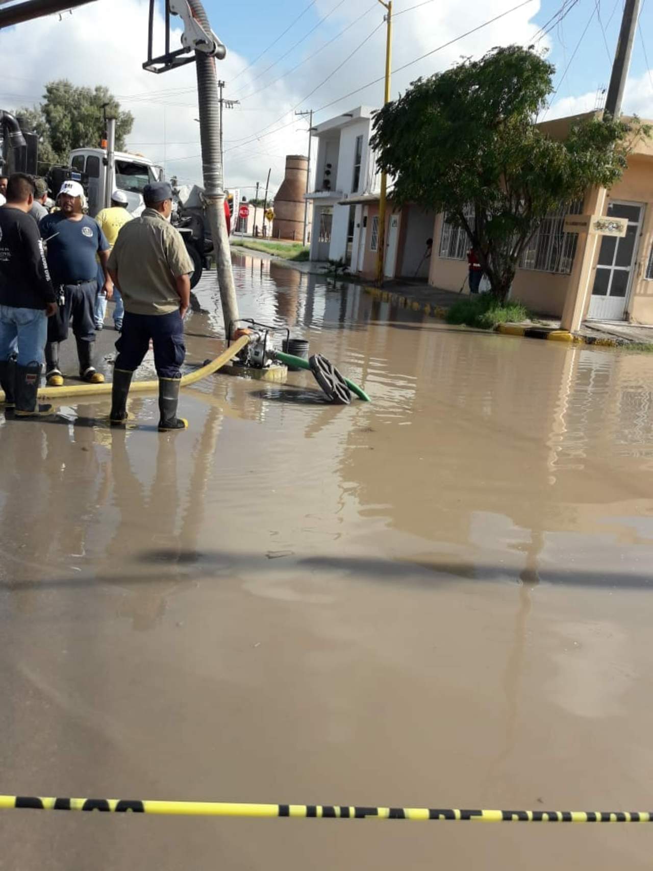 Un derrumbe y otros estragos por lluvia en Madero