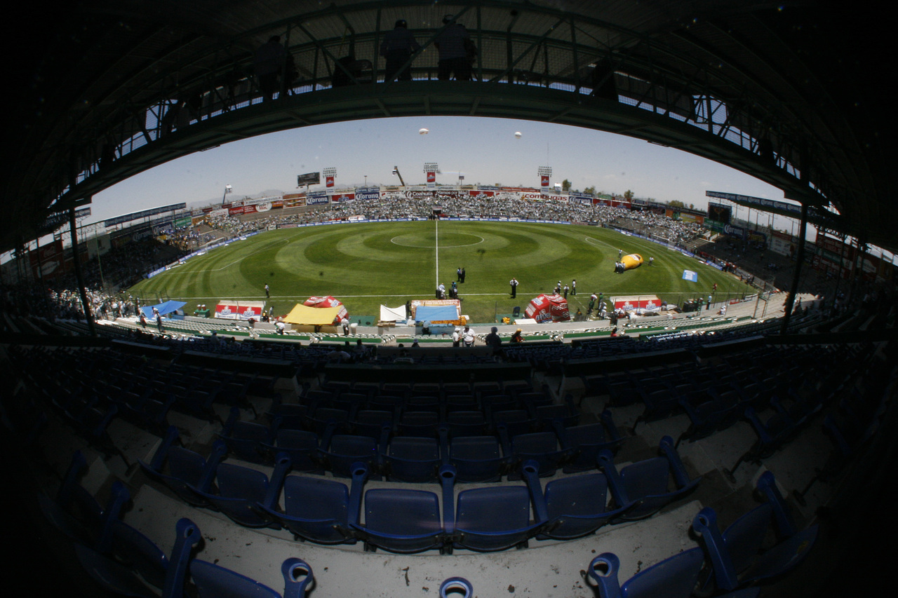 El antiguo estadio Corona, también llamado 'Coloso de Las Carolinas'. (ARCHIVO)