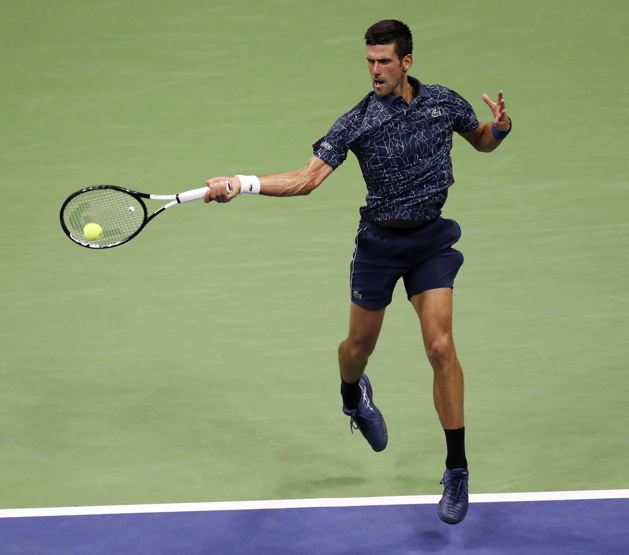 Novak Djokovic terminó con la travesía de John Millman al derrotarlo 6-3, 6-4, 6-4.