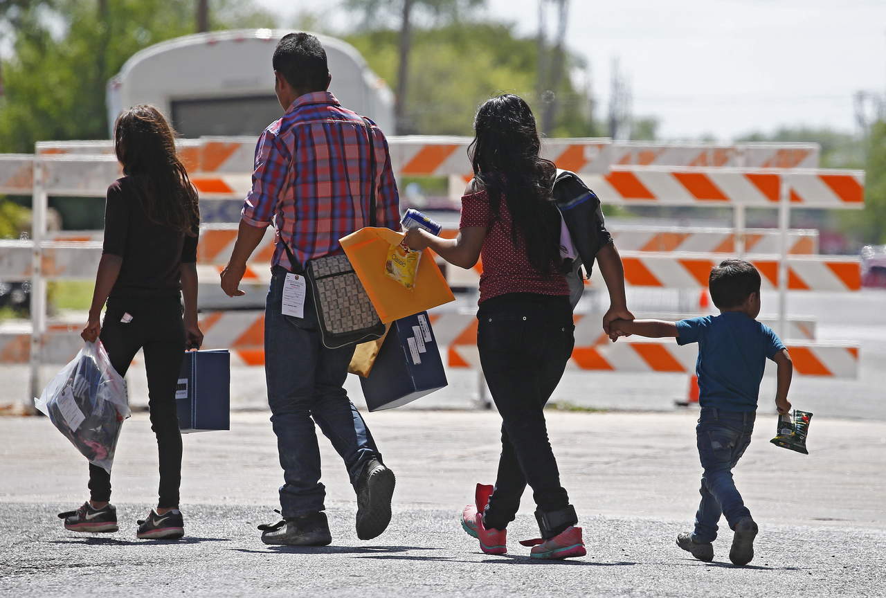 Busca crear un fondo para pagar por el tratamiento psicológico de los niños que fueron separados de sus padres por el gobierno de Trump. (ARCHIVO)