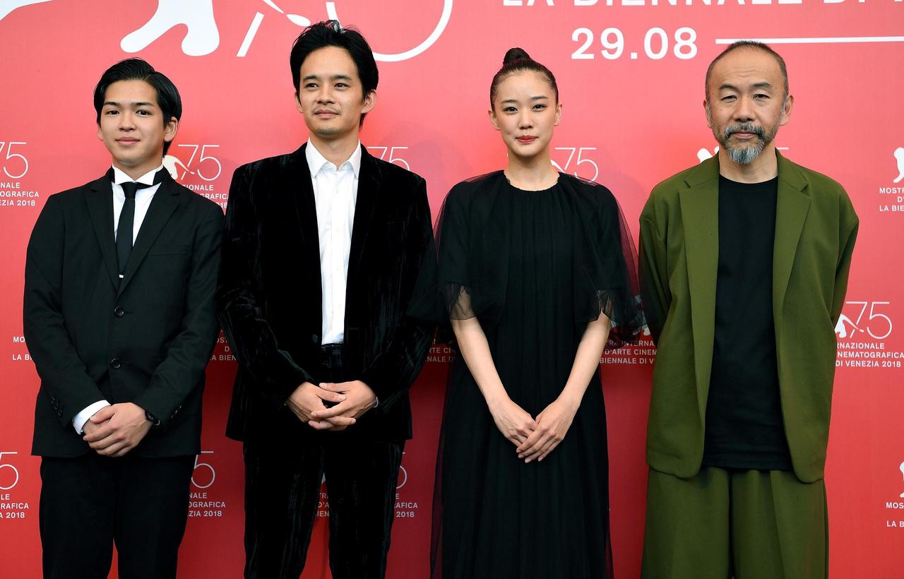 Elenco. Los actores japoneses Ryusei Maeda, Sosuke Ikematsu, y Yu Aoi así como el cineasta japonés Shinya Tsukamoto, durante la presentación de la película Killing.