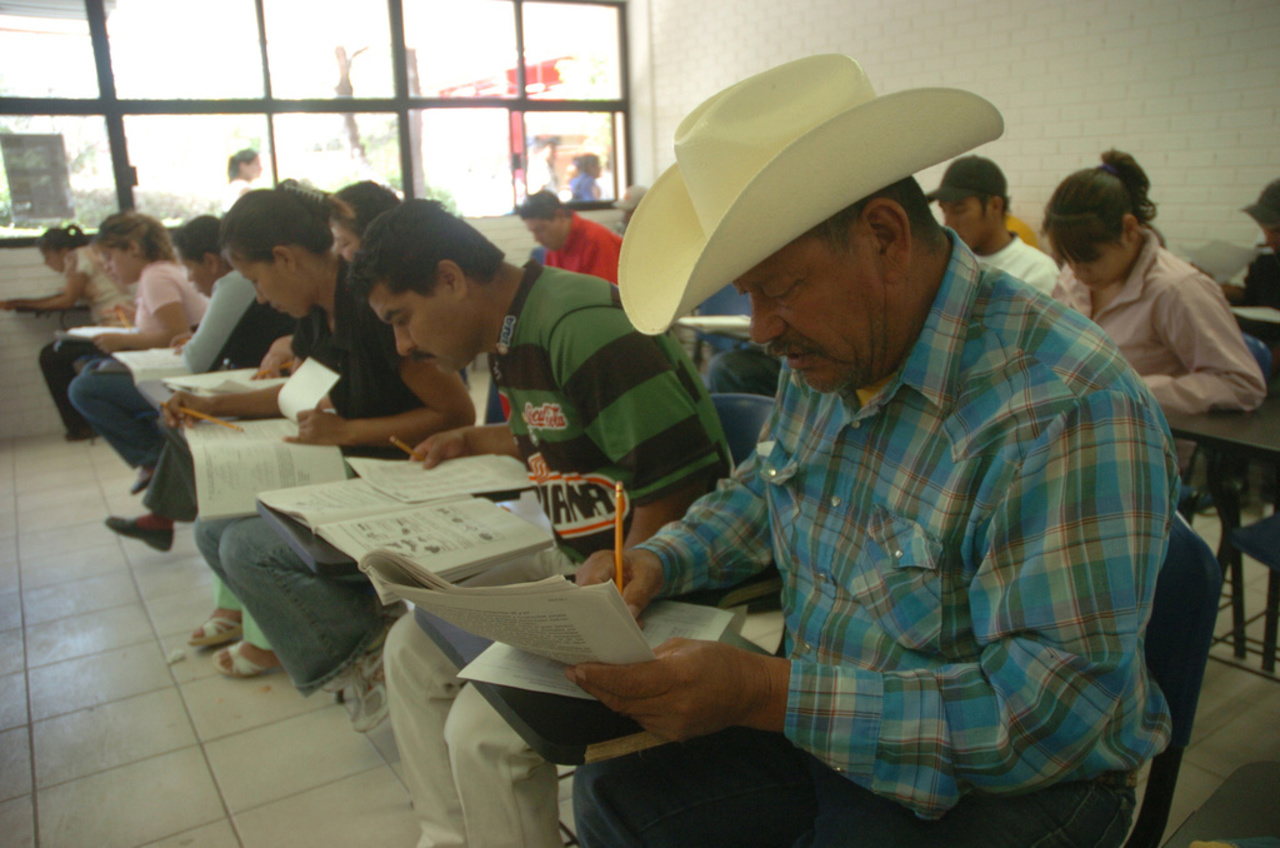 Leer. 4.7 millones de mexicanos no saben leer ni escribir.