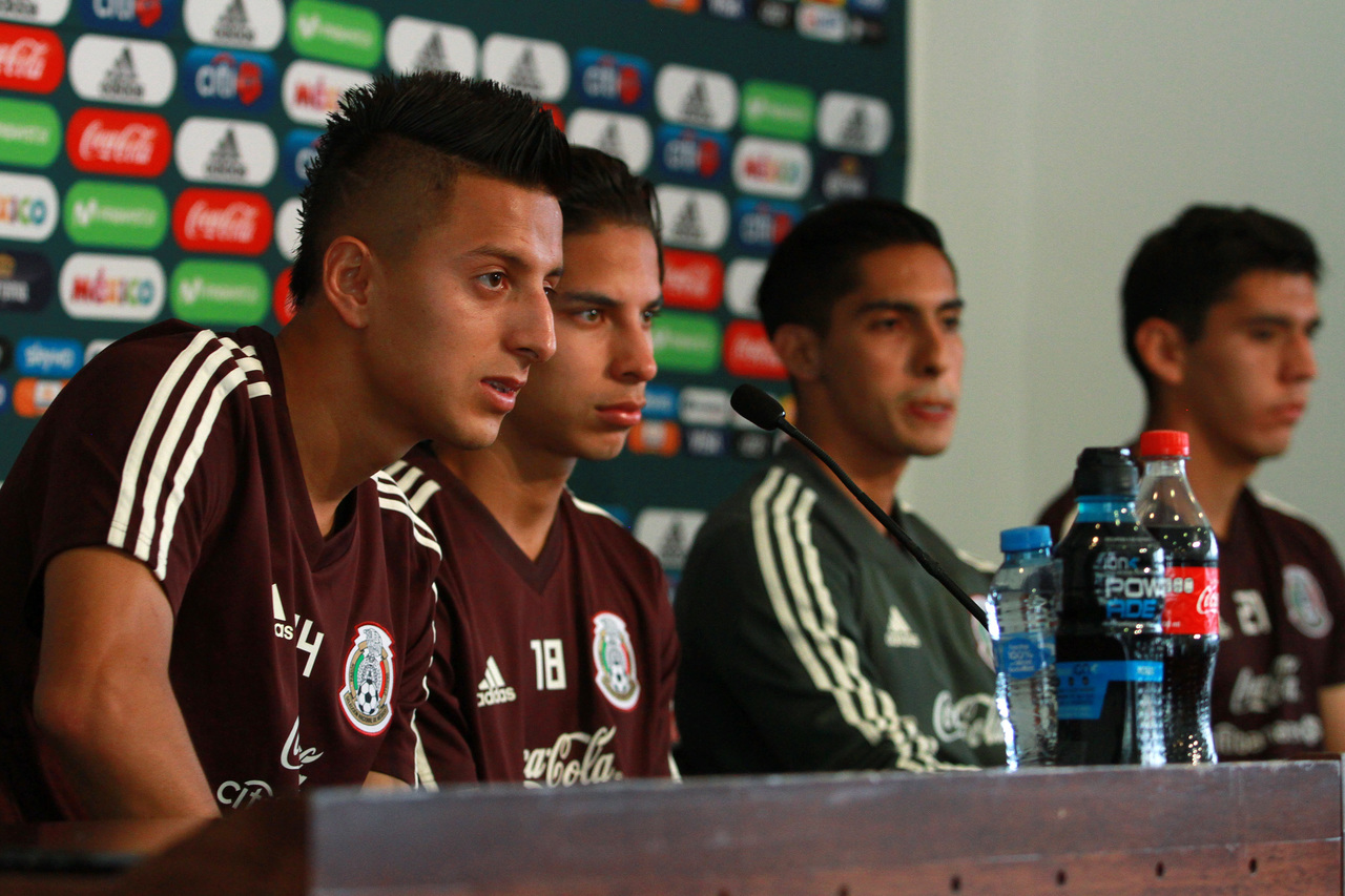 El joven jugador de la Máquina cementera y de la Selección Mexicana, Roberto Alvarado, ve con optimismo su momento futbolístico.