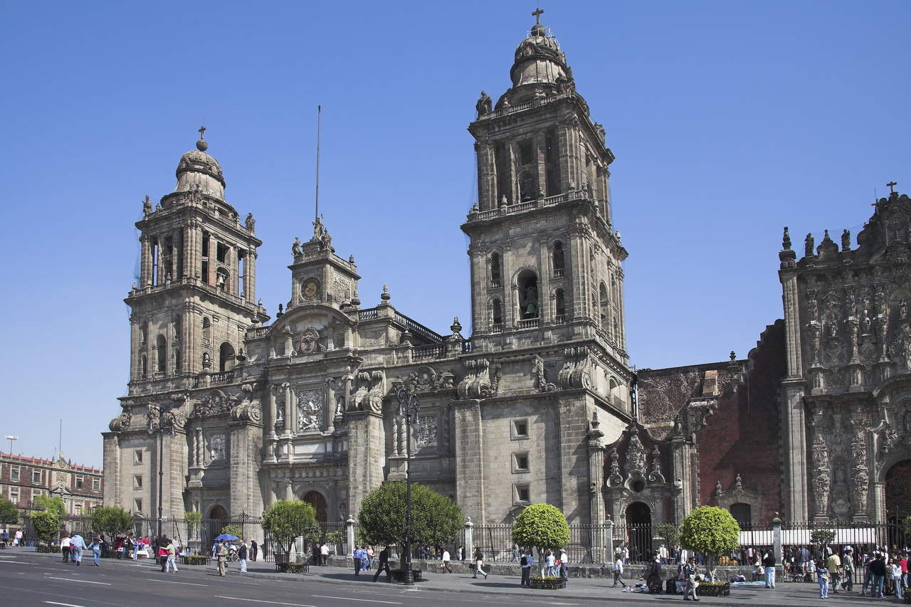 En entrevista, resaltó que después del sismo del 19 de septiembre de 2017, mil 850 templos católicos de todo el país resultaron con daños, entre ellos, la Catedral Metropolitana, que tuvo afectaciones en las torres de los campanarios. (ARCHIVO)