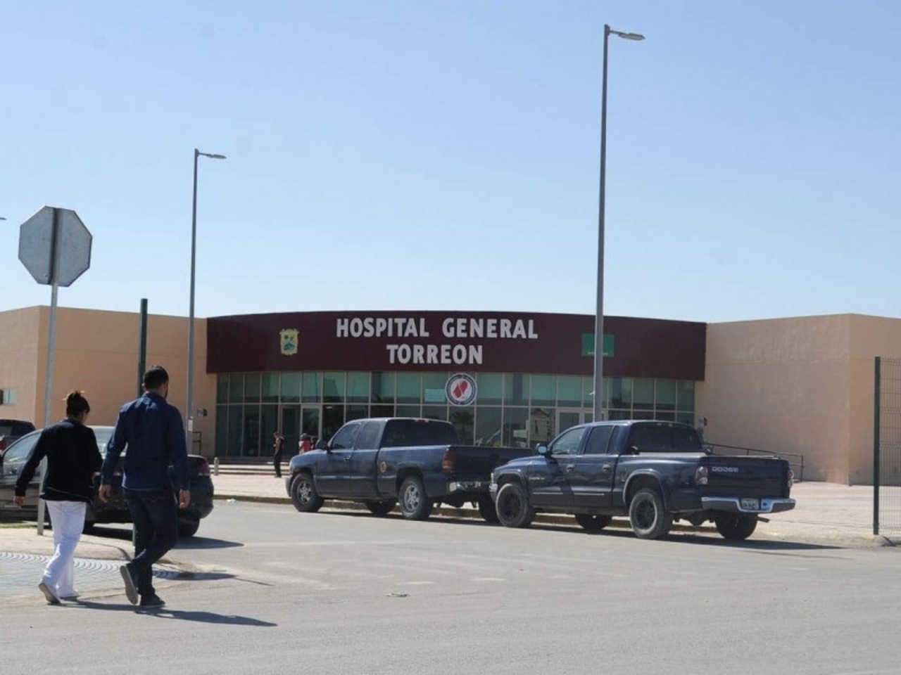 Lesionado. Fue trasladado en la ambulancia de una empresa particular al Hospital General de Torreón. (EL SIGLO DE TORREÓN)
