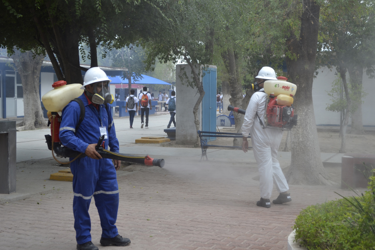 Ayuda. Para evitar el dengue, la Jurisdicción Sanitaria II de la región Lagunera de Durango pide el apoyo de la ciudadanía. (EL SIGLO DE TORREÓN) 