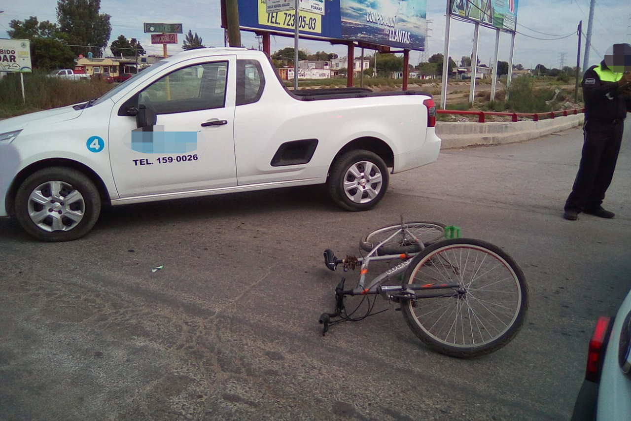 Arrollado. Ciclista termina arrollado en calles del Parque Industrial de Gómez Palacio.