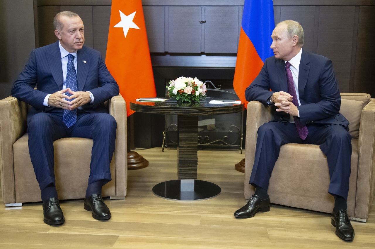 Repliegan a fuerzas rusas-turcas en Siria