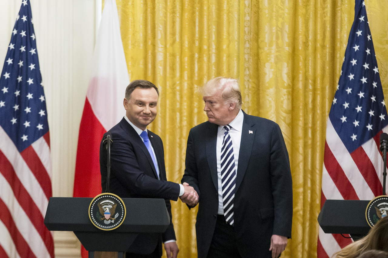 'Me gustaría mucho que estableciéramos una base estadounidense permanente en Polonia, a la que llamaríamos Fort Trump', dijo Duda durante una rueda de prensa junto a Trump. (EFE)