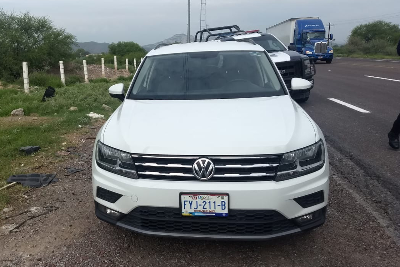 Robo. Camioneta robada en Torreón es localizada en ejido de Lerdo; el presunto ladrón detenido portaba un revólver de .38mm. (EL SIGLO DE TORREÓN)