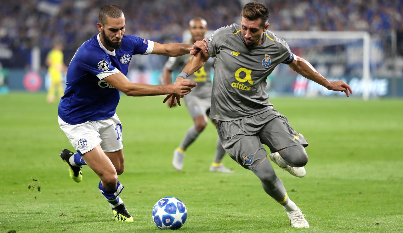 Héctor Herrera fue titular y jugó todo el partido en la igualada a un tanto del Porto y Schalke 04 en la primera jornada de la Champions.