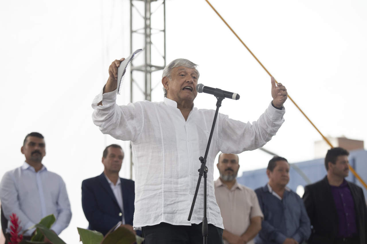 Reviven polémica López Obrador e IP