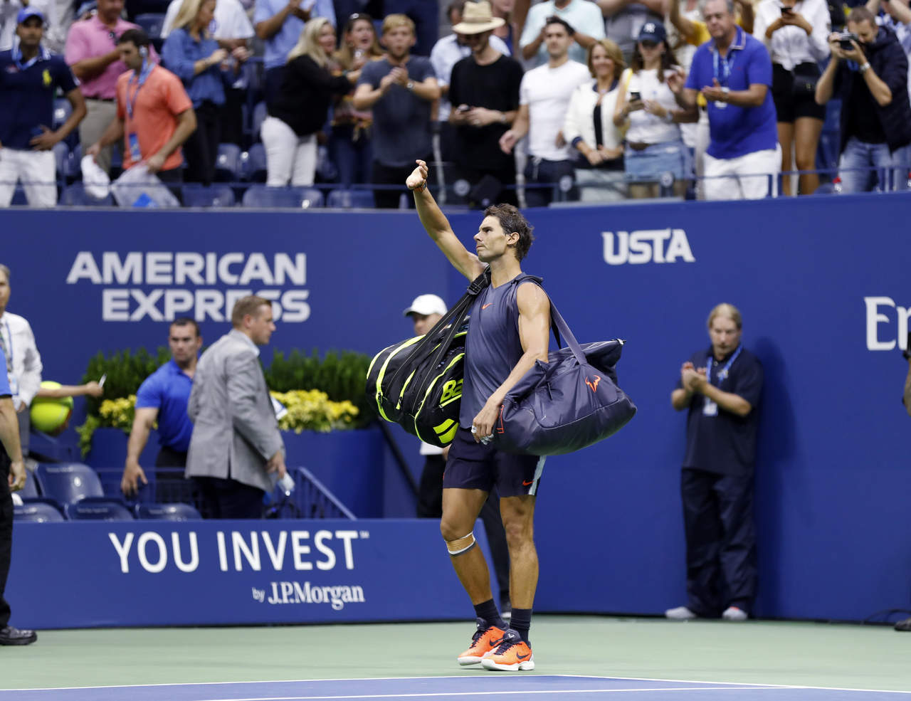 Nadal se lesionó la rodilla durante la semifinal del US Open, viéndose obligado a abandonar el duelo.