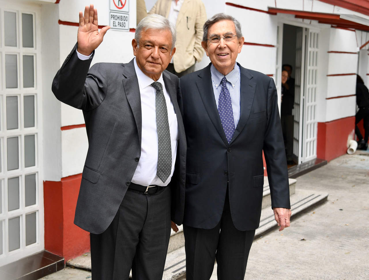 Cuauhtémoc Cárdenas reiteró que no formará parte del Gobierno de Andrés Manuel López Obrador y también rechazó que vaya a ocupar el cargo de Embajador de México en España, tal como se barajaba en algunos circuitos diplomáticos. (ARCHIVO)