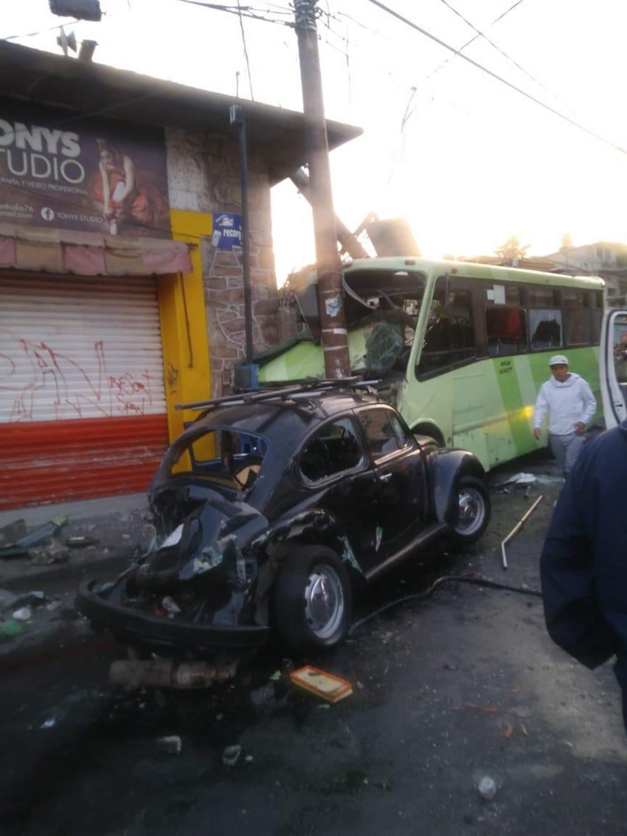 El accidente dejó varios heridos. (TWITTER) 