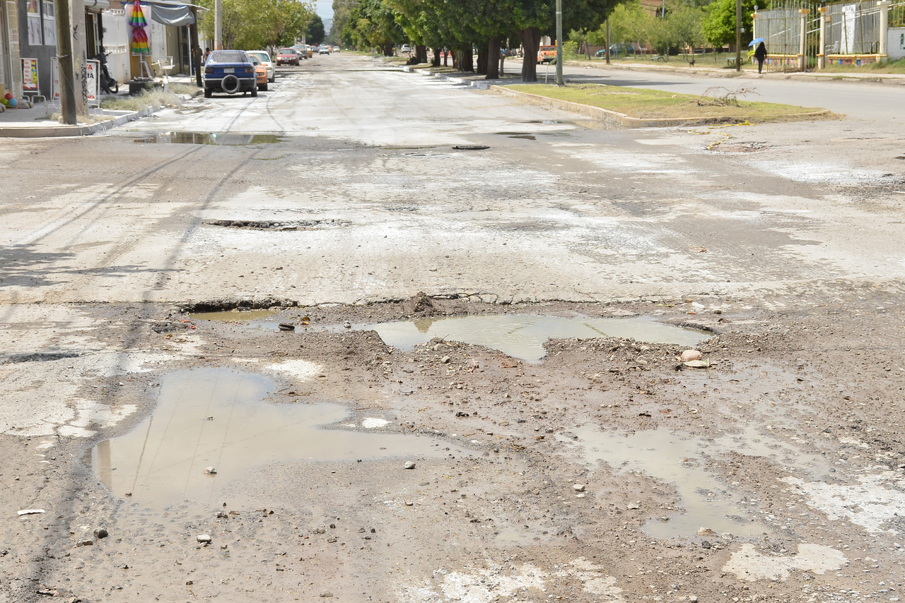 Fonden. Se llevó a cabo un diagnóstico sobre el daño en el pavimento, derivado de las lluvias que se presentaron en Torreón. (EL SIGLO DE TORREÓN)