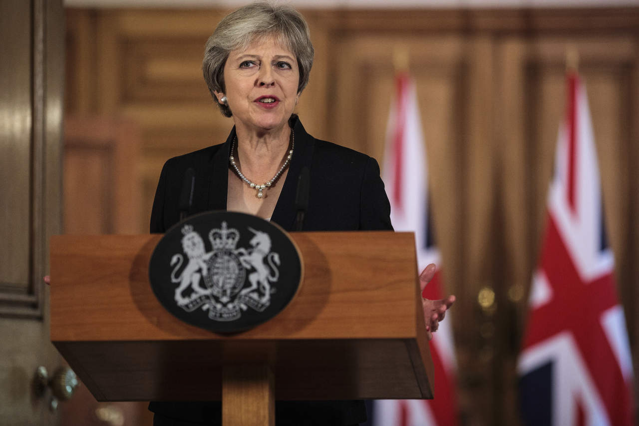 May dijo en un discurso televisado desde Downing Street, su residencia oficial en Londres, que el diálogo con Bruselas atraviesa un 'impasse'. (AP)