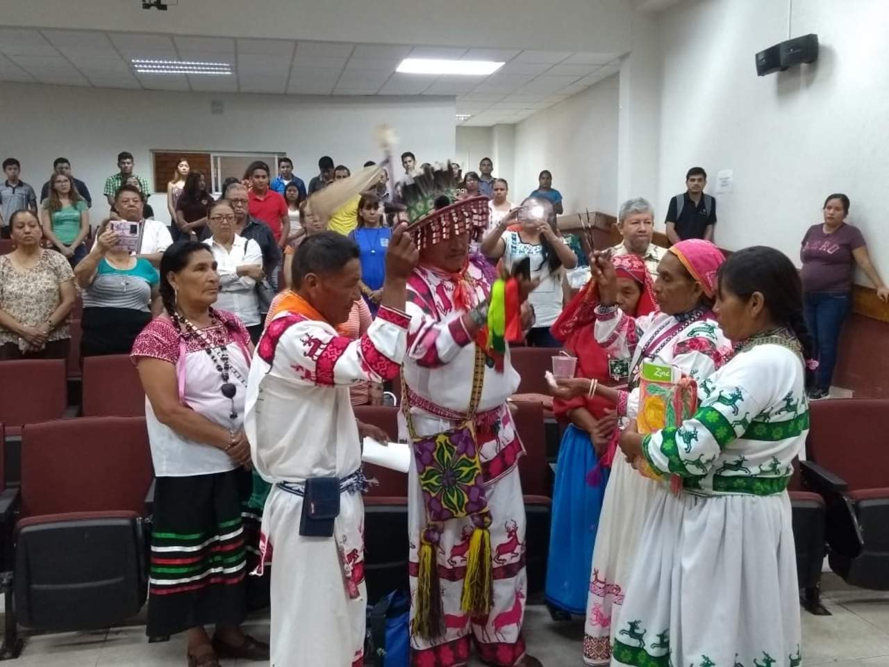 La UAAAN, Unidad Laguna, contó con la participación de médicos tradicionales provenientes de Durango y Puebla. (EL SIGLO DE TORREÓN)