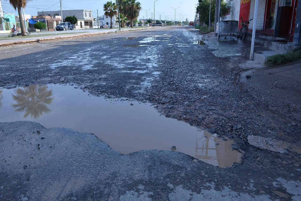 En lo relacionado con el arreglo del pavimento dañado en las colonias, por ahora no está presupuestado. (ARCHIVO)