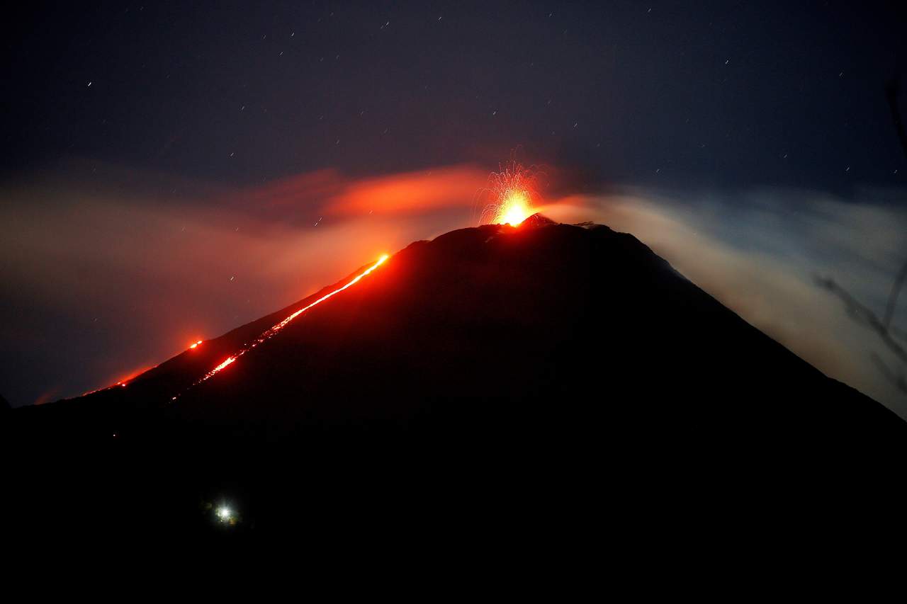 Sigue aumentando número de muertos por Volcán de Fuego; van 178